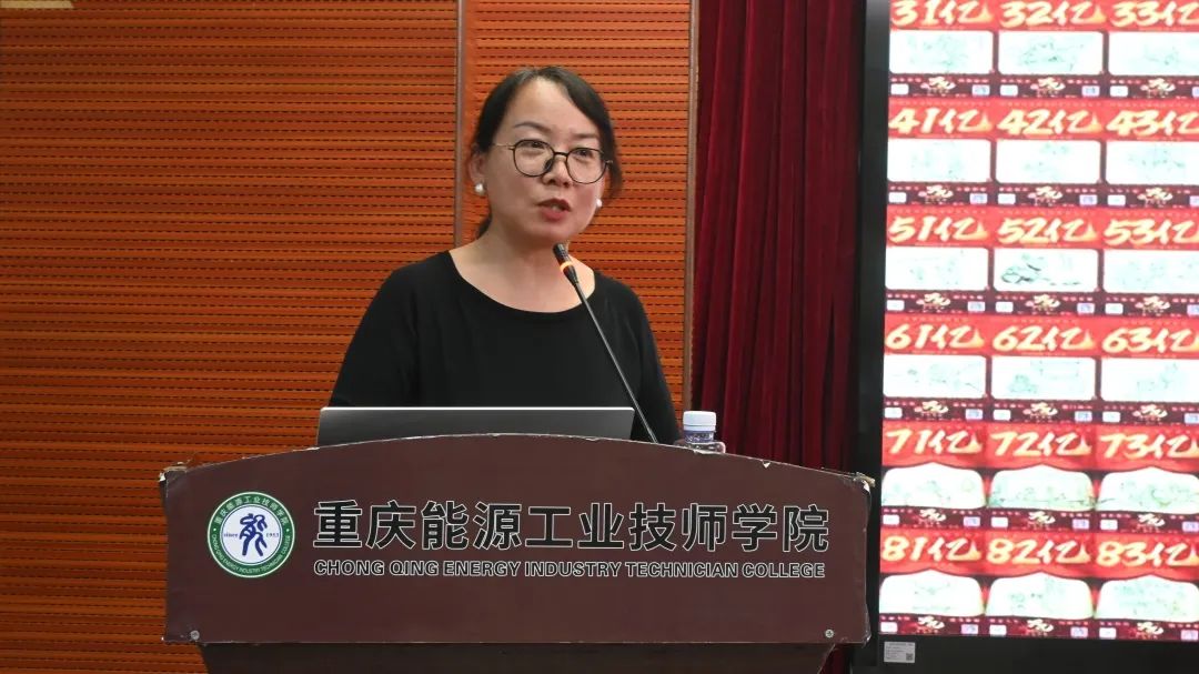 讲座现场2.jpg