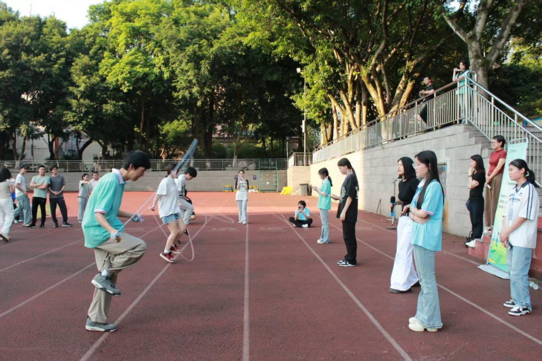 跳绳现场.png