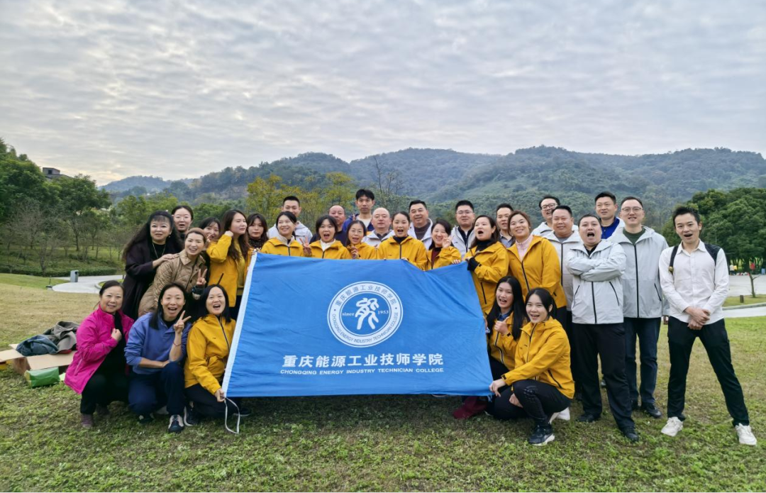 1763973558944145.png 合影.png