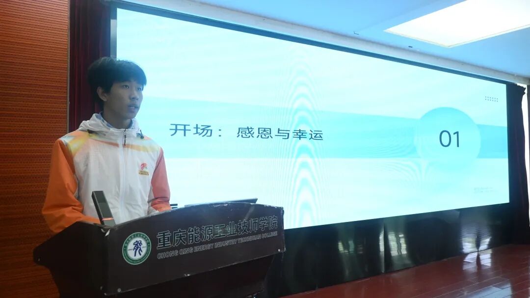 1764322092187478.jpg 学生2.jpg