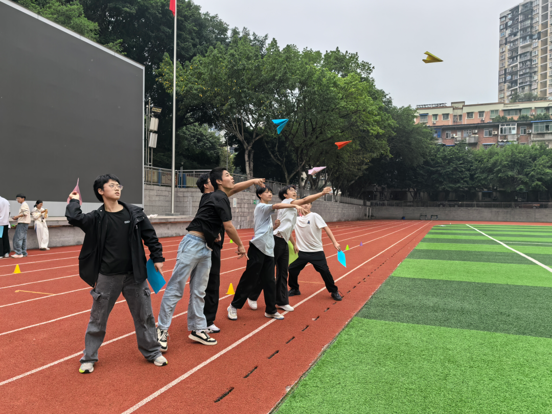 1792137719410427.png 活动现场.png